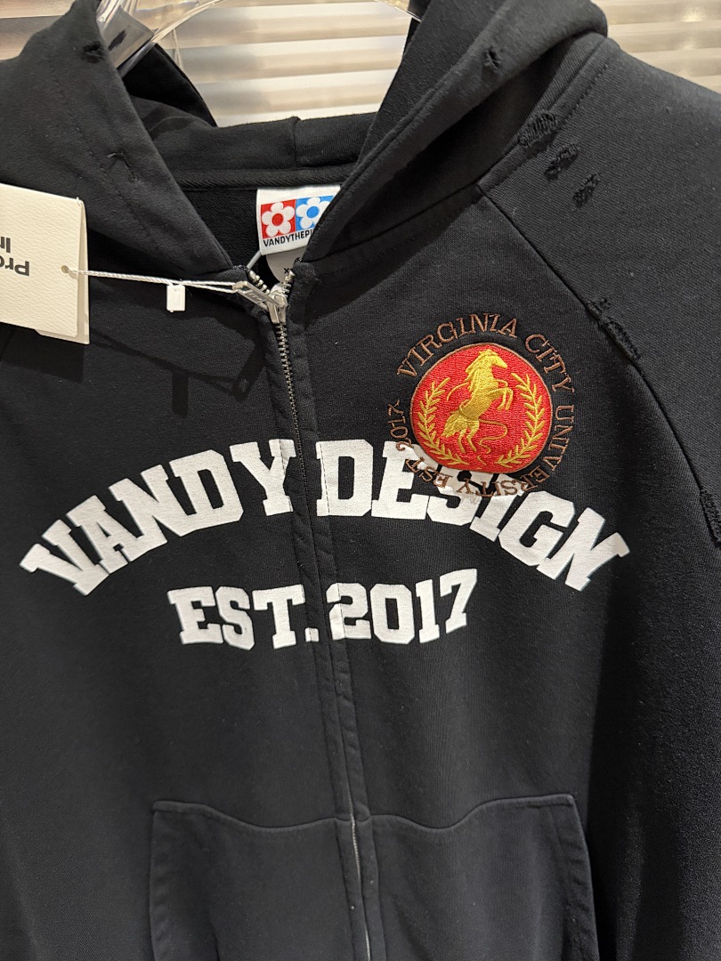 Fashion Brand 25FW Co-branded  - Streetwear Brand Slogans recension och pris